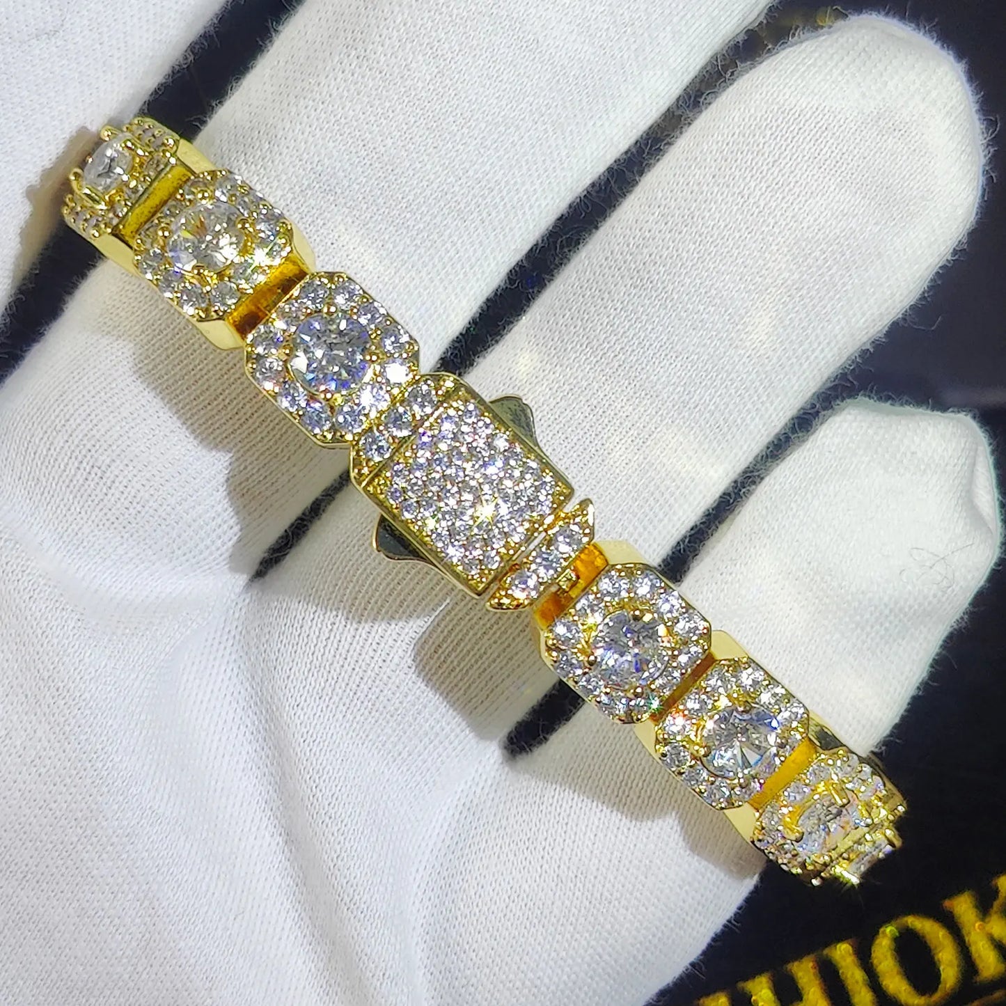 Unisex Hip Hop Iced Out CZ Tennis Bracelet – 10/12mm Square Diamond Link Chain Jewelry - Elegant Gift for All