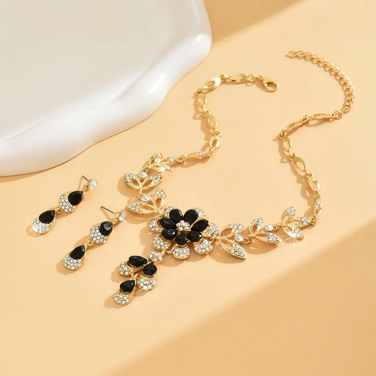 Luxury 3-Piece Camellia Necklace and Earrings Set – Floral Waterdrop Design for Bridesmaids, Banquets & Special Occasions - Perfect Gift for Her