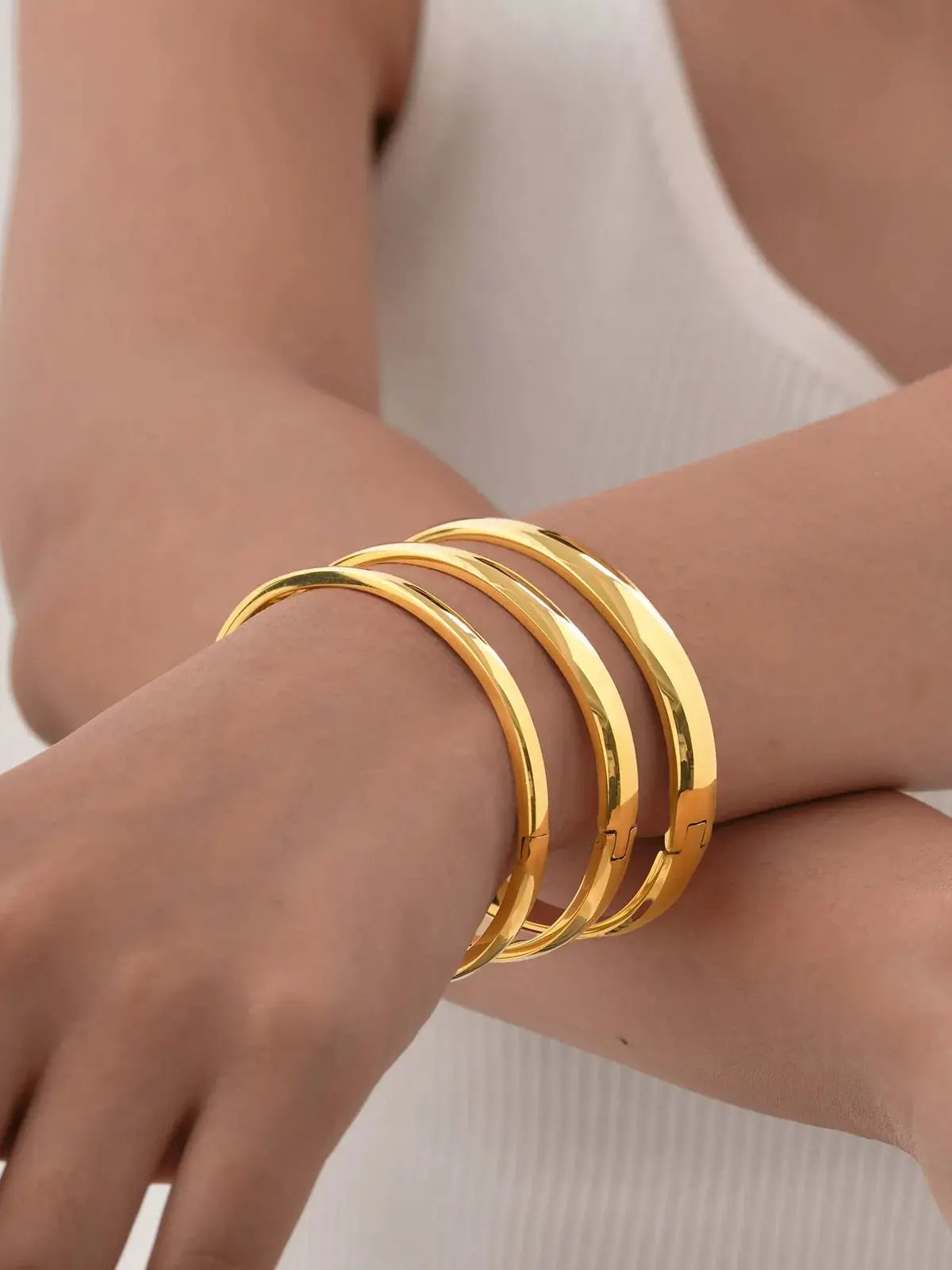 18K Gold Plated Stainless Steel Bangles for Women – 4mm, 5.7mm & 7.7mm Smooth Openable Bracelet, Classic & Elegant Jewelry Accessory