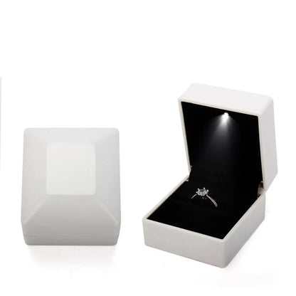 LED Light Velvet Jewelry Ring/Necklace Pendant Box – Luxury Gift Display Case for Proposal, Engagement & Wedding