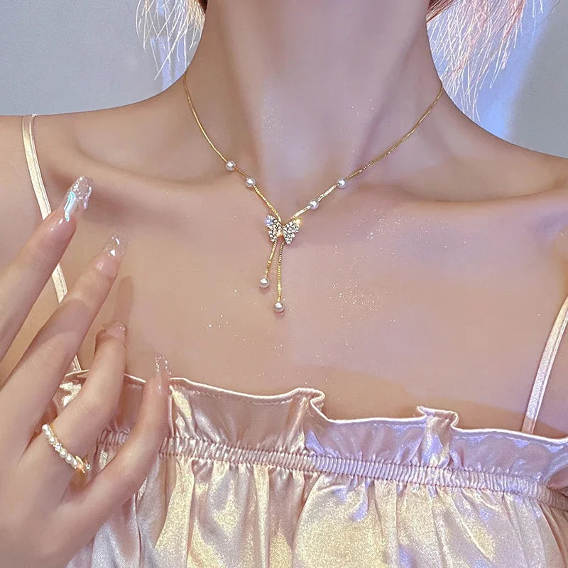 Trendy Love Heart Clavicle Chain Necklace for Women – Elegant Hollow Pendant Gift Jewelry for Her