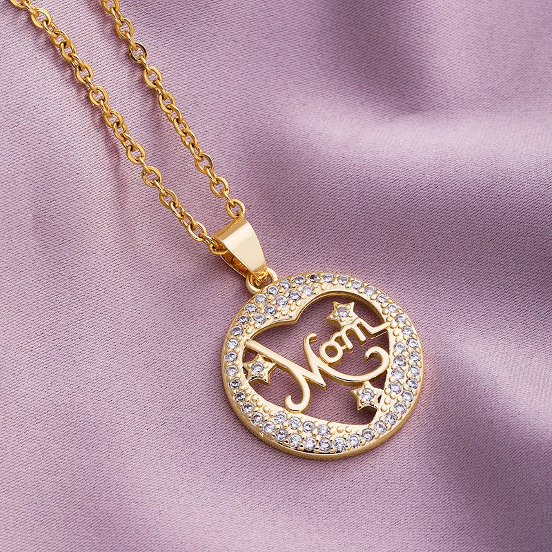 Mama Letter Pendant Necklace – Stainless Steel Mom Nameplate Clavicle Chain Choker - Jewelry for Mother’s Day Gift