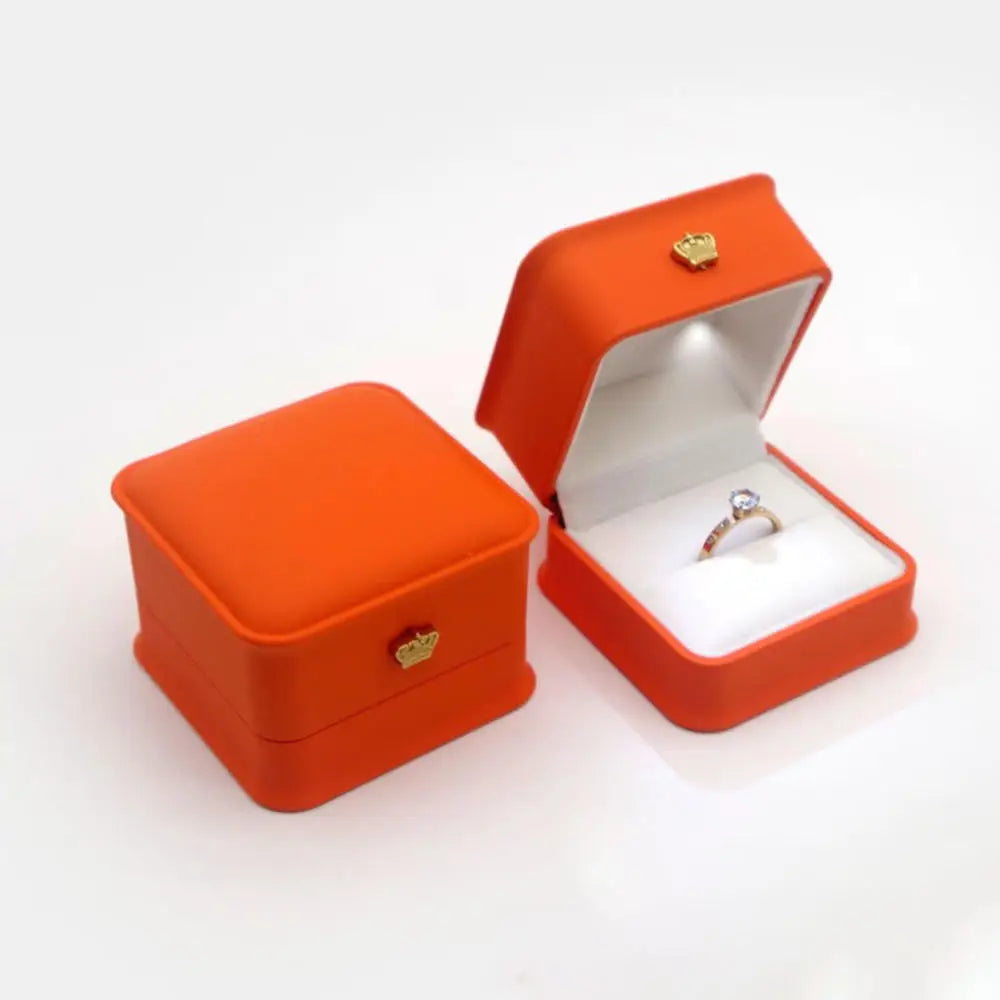 LED Light Velvet Jewelry Ring/Necklace Pendant Box – Luxury Gift Display Case for Proposal, Engagement & Wedding