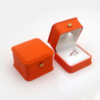 LED Light Velvet Jewelry Ring/Necklace Pendant Box – Luxury Gift Display Case for Proposal, Engagement & Wedding